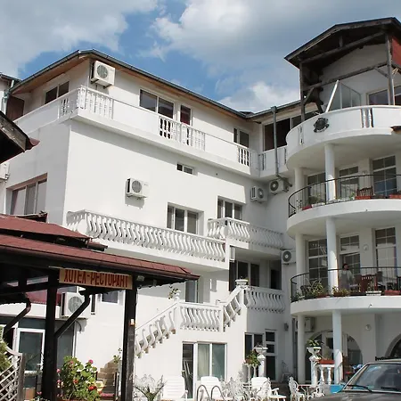 Hotel Family Ludo *